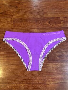 Victoria's Secret Cheekini Panty Medium